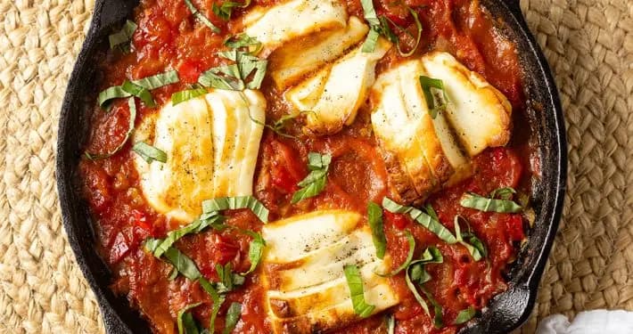 Hasselback halloumi bake